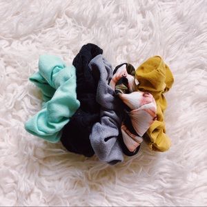 Urban Outfitters Scrunchies